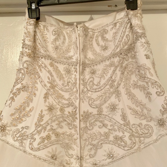 Wedding Dress - Picture 6 of 8